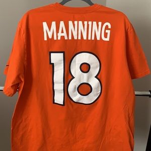 Manning tee